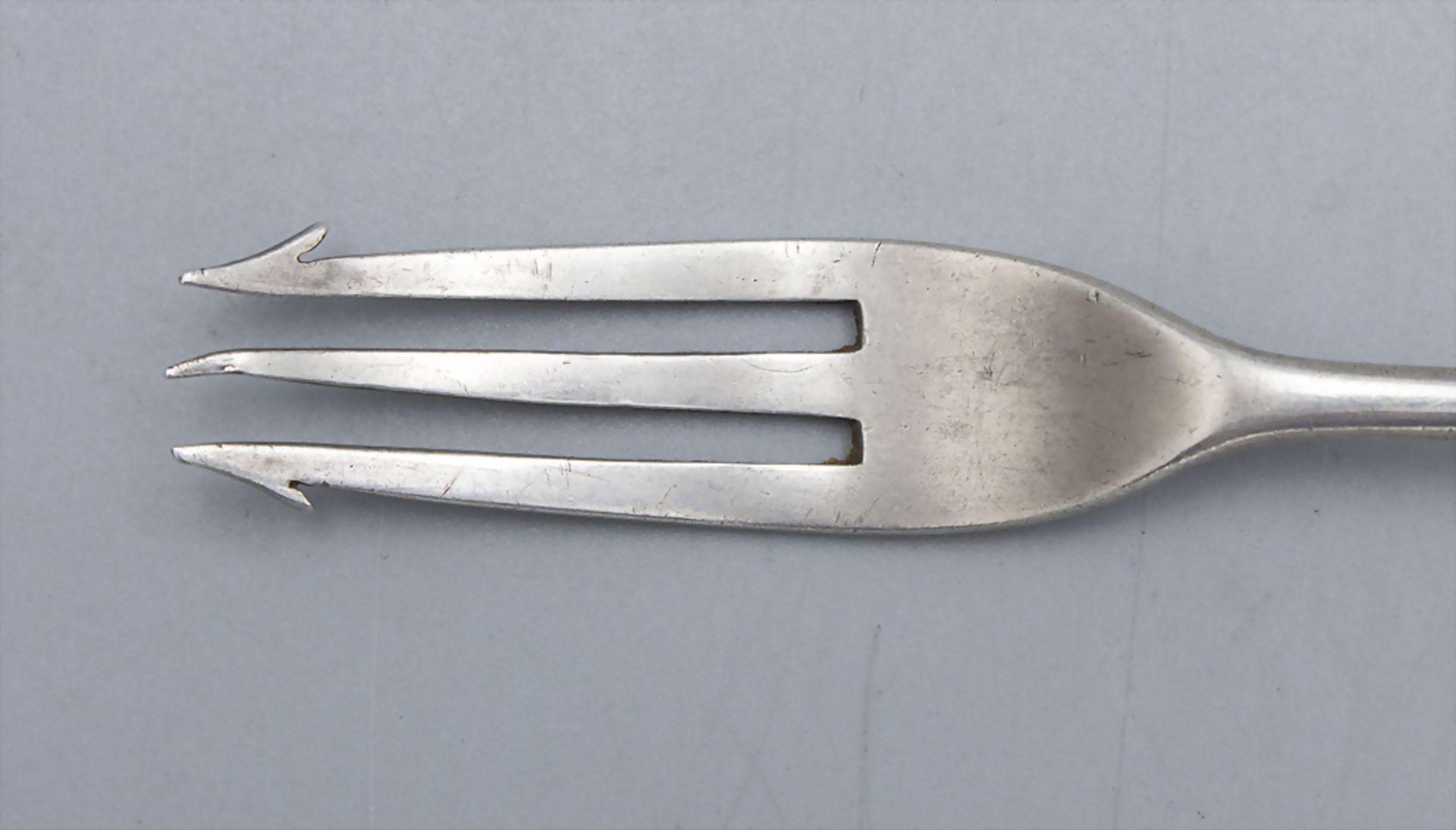 Gurkengabel / A silver cucumber fork, Gebr. Grachev, St. Petersburg, um 1900 - Bild 2 aus 5