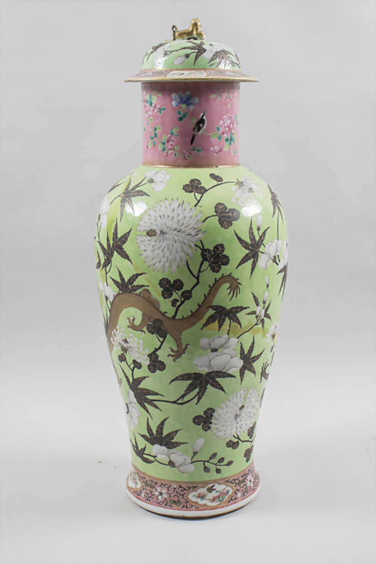 Große Drachen-Deckelvase / A large lidded dragon vase, China, Qing Dynastie (1644-1911), ... - Image 2 of 11
