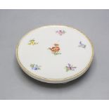 Untersetzer mit Streublumen / A coaster with flowers, Meissen, wohl Mitte 19. Jh.