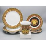 Konvolut Porzellangeschirr / A set of 7 porcelain pieces, 'Medusa', Versace für Rosenthal, ...