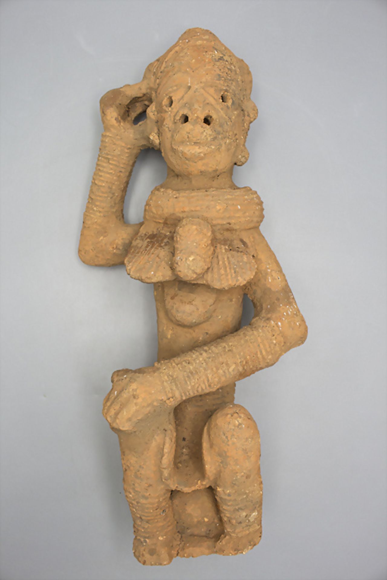 Ahnenfigur / An ancestor figure, wohl Nok, Nigeria