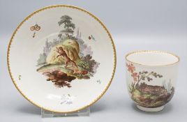 Tasse und Untertasse mit einem Fuchs und einem Leoparden / A cup and saucer with a fox and a ...