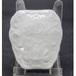 Deckeldose mit Monogramm Augustus Rex / A lidded trinket box with relief, Meissen, 2. Hälfte ...