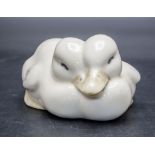Paar Entenküken / A sitting pair of ducklings, Erik Nielsen, Royal Copenhagen, vor 1934