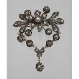 Brooch with diamond roses