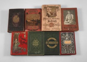 Acht alte Kochbücher