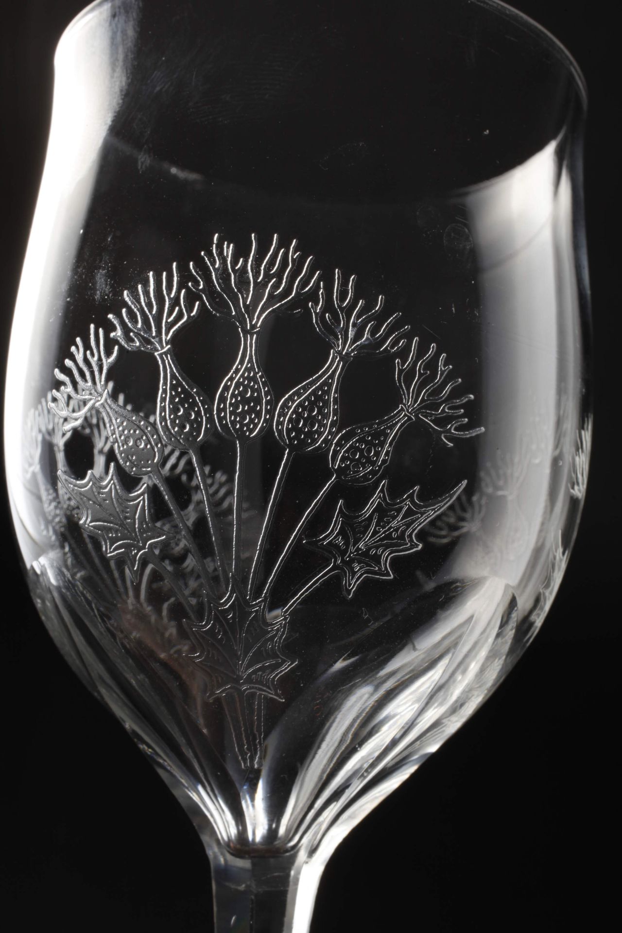 Five stemmed glasses with thistle decoration - Image 3 of 3