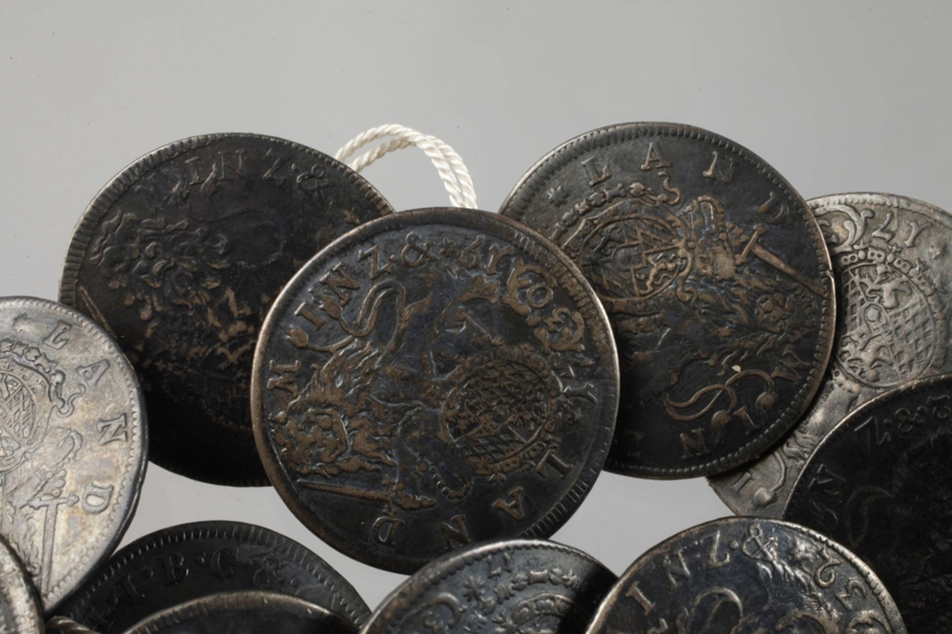 Convolute of historical coin buttons - Image 3 of 4