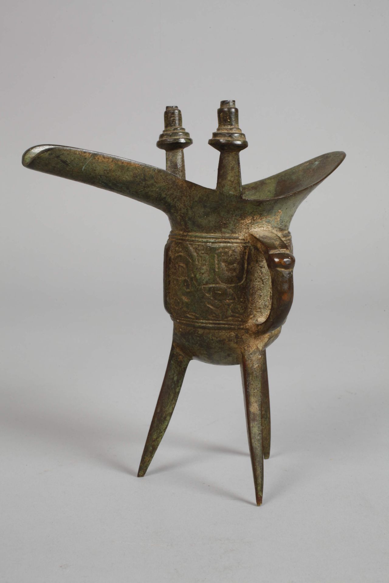 Jue ritual vessel, bronze - Image 2 of 4