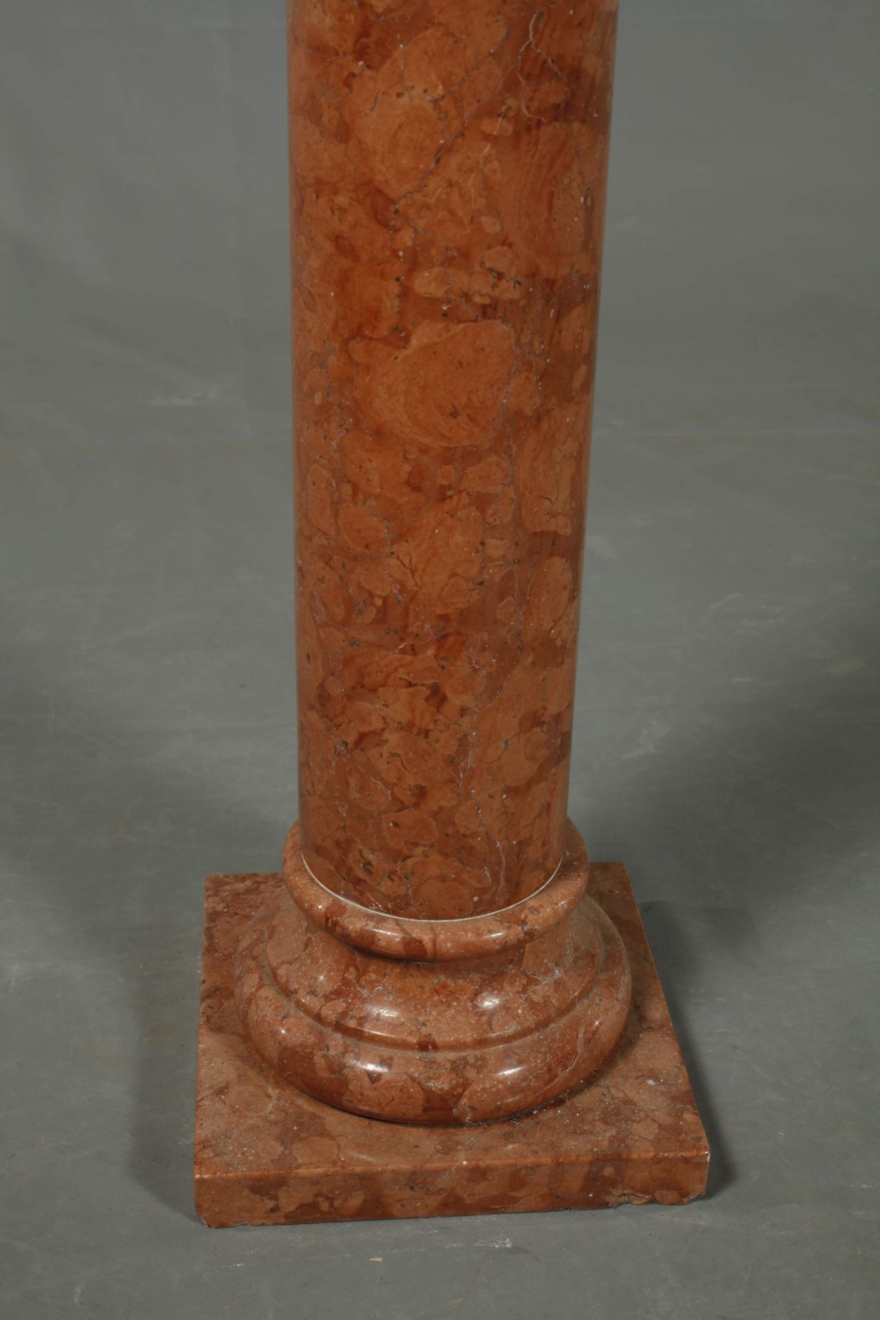 Pair of marble columns - Image 3 of 3