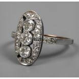 Art Deco ladies ring set with diamonds
