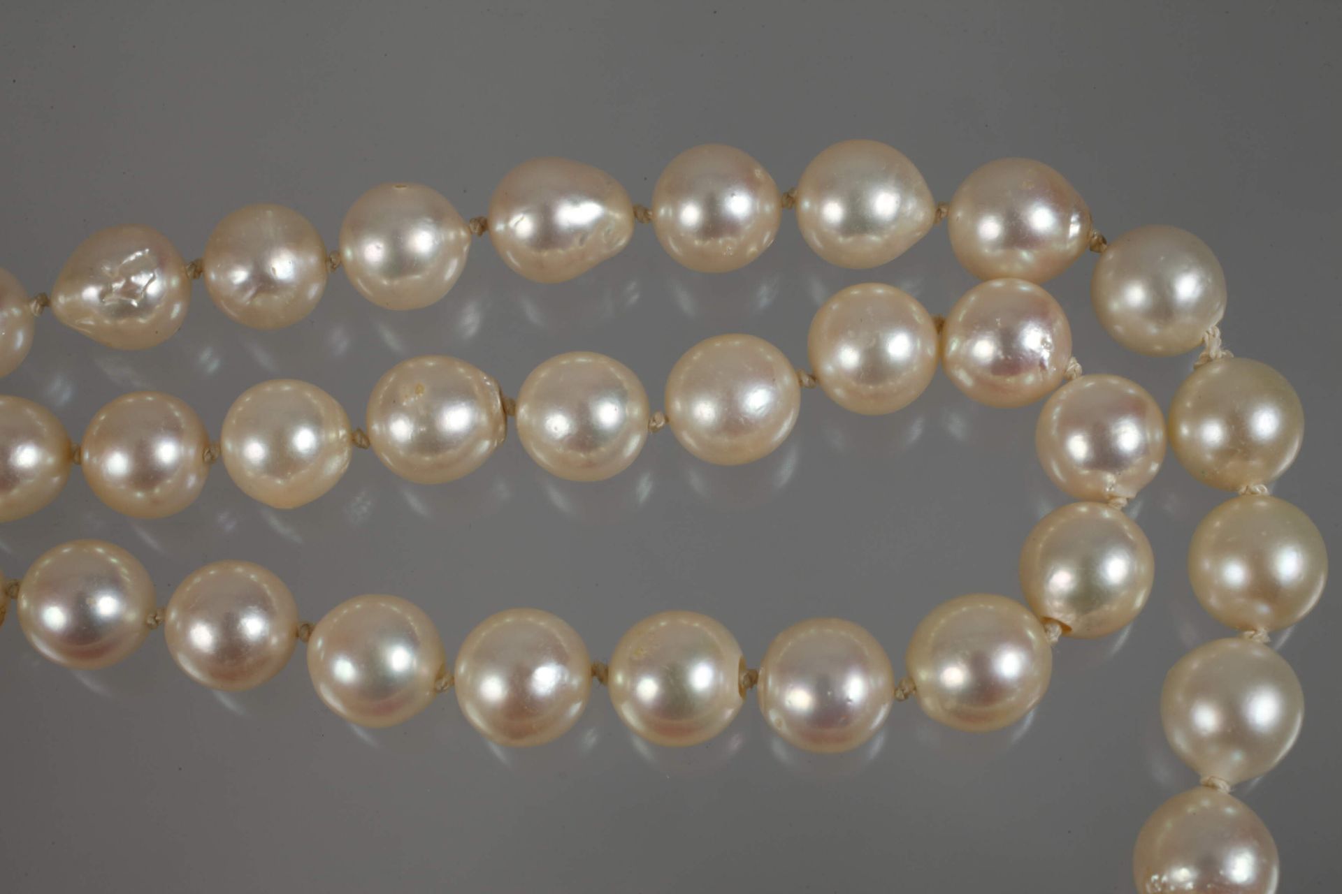 Lange Perlenkette - Bild 3 aus 3