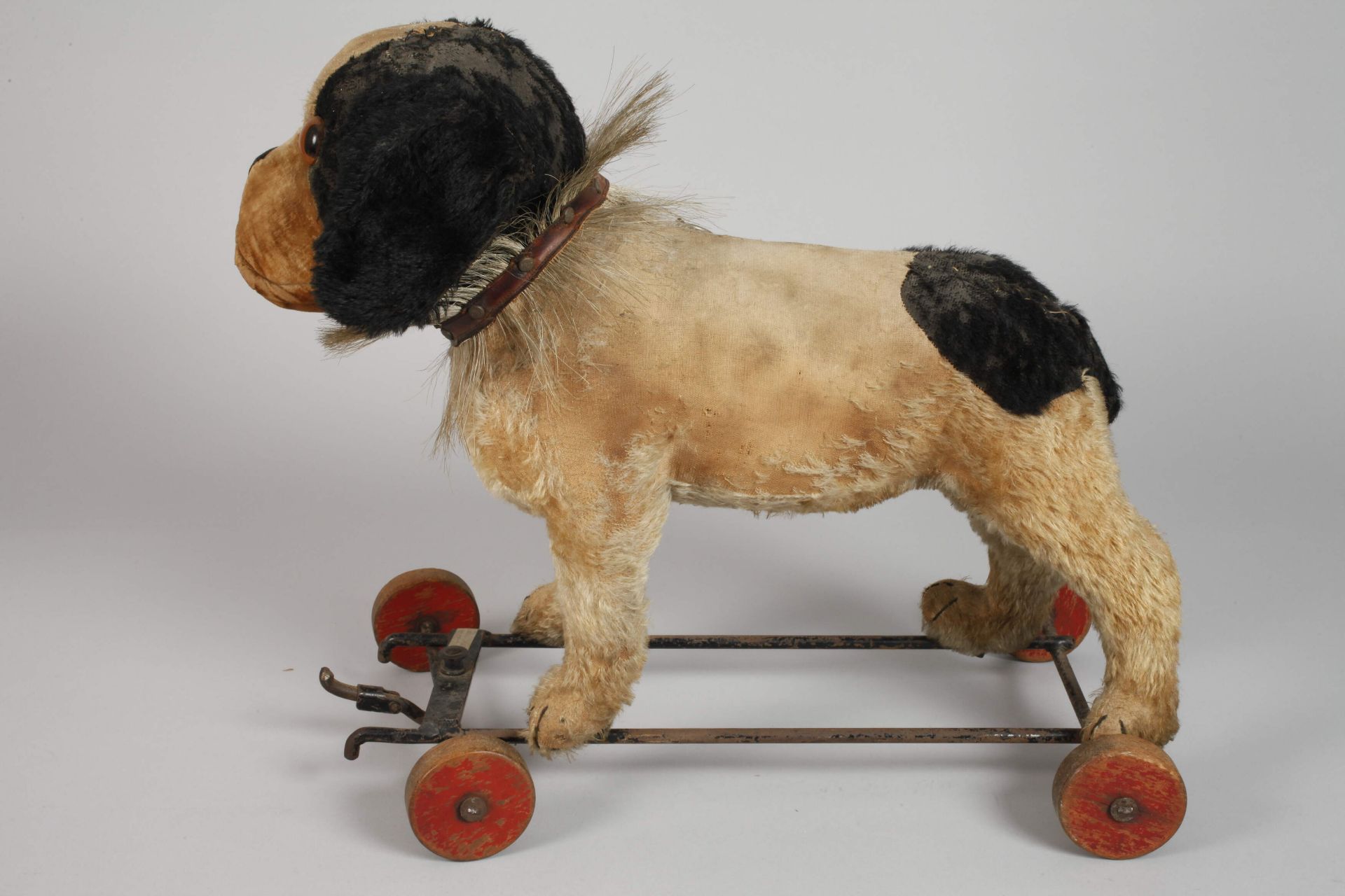 Steiff dog "Bully" on wheels - Image 3 of 10