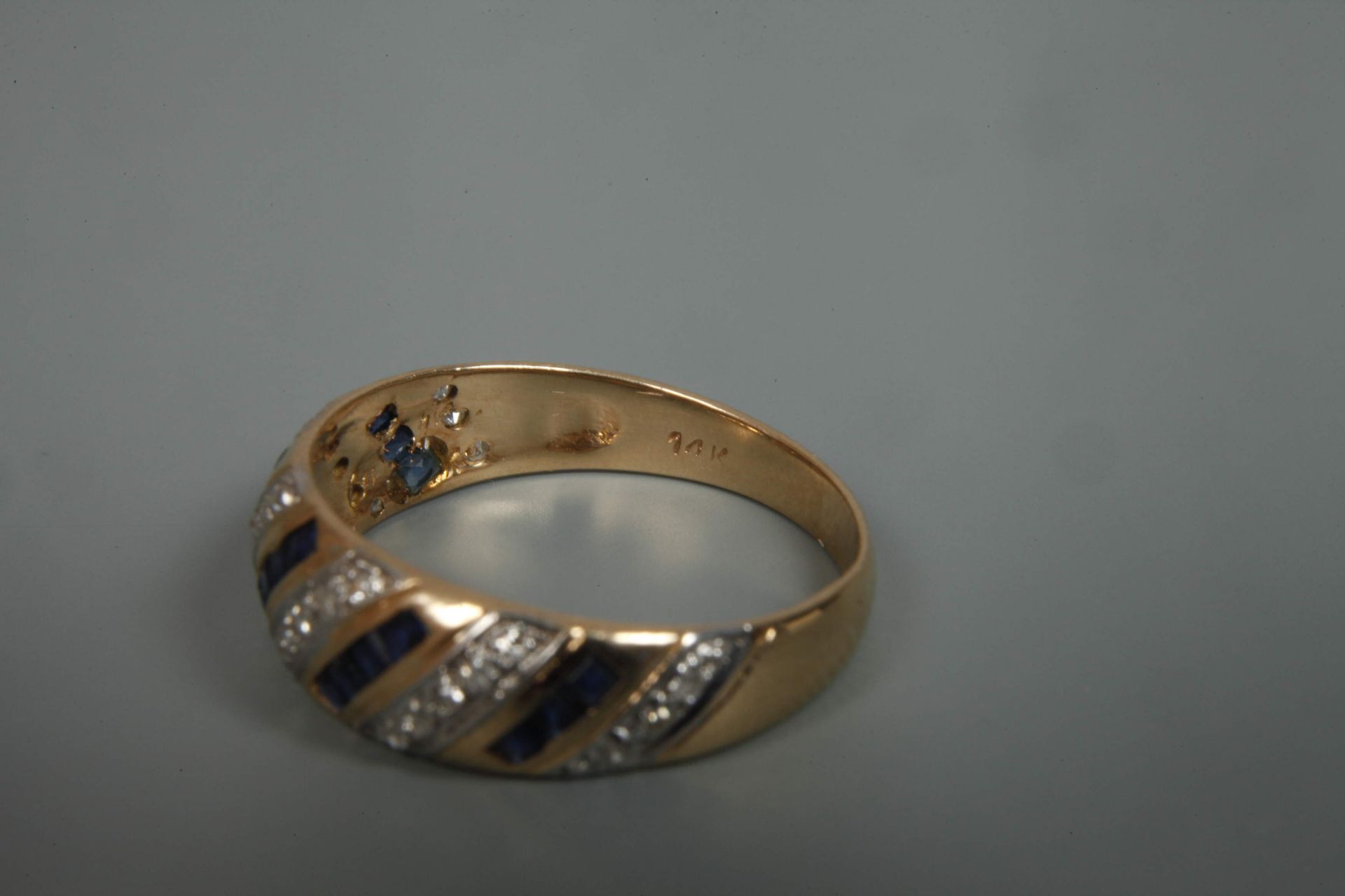 Lady's ring with sapphire and diamond - Image 3 of 3