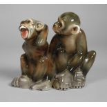 Goldscheider Wien "Zwei sitzende Affen"