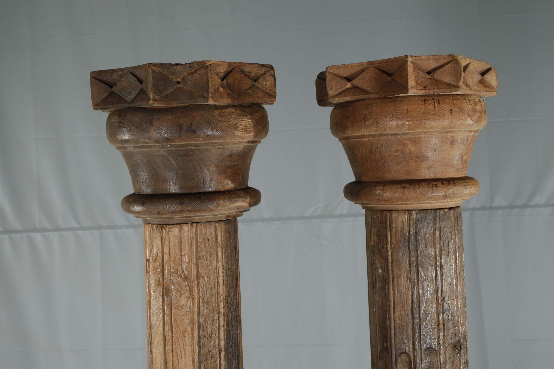 Pair of wooden columns  - Image 2 of 5