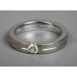 Band ring with brilliant-cut diamond
