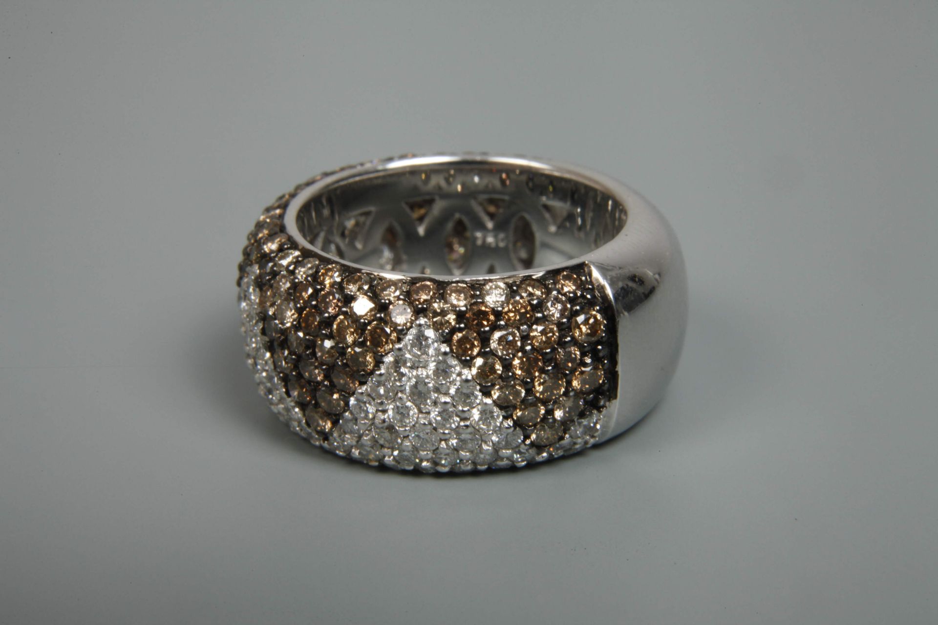 Lady's ring set with brilliant-cut diamonds - Image 2 of 3