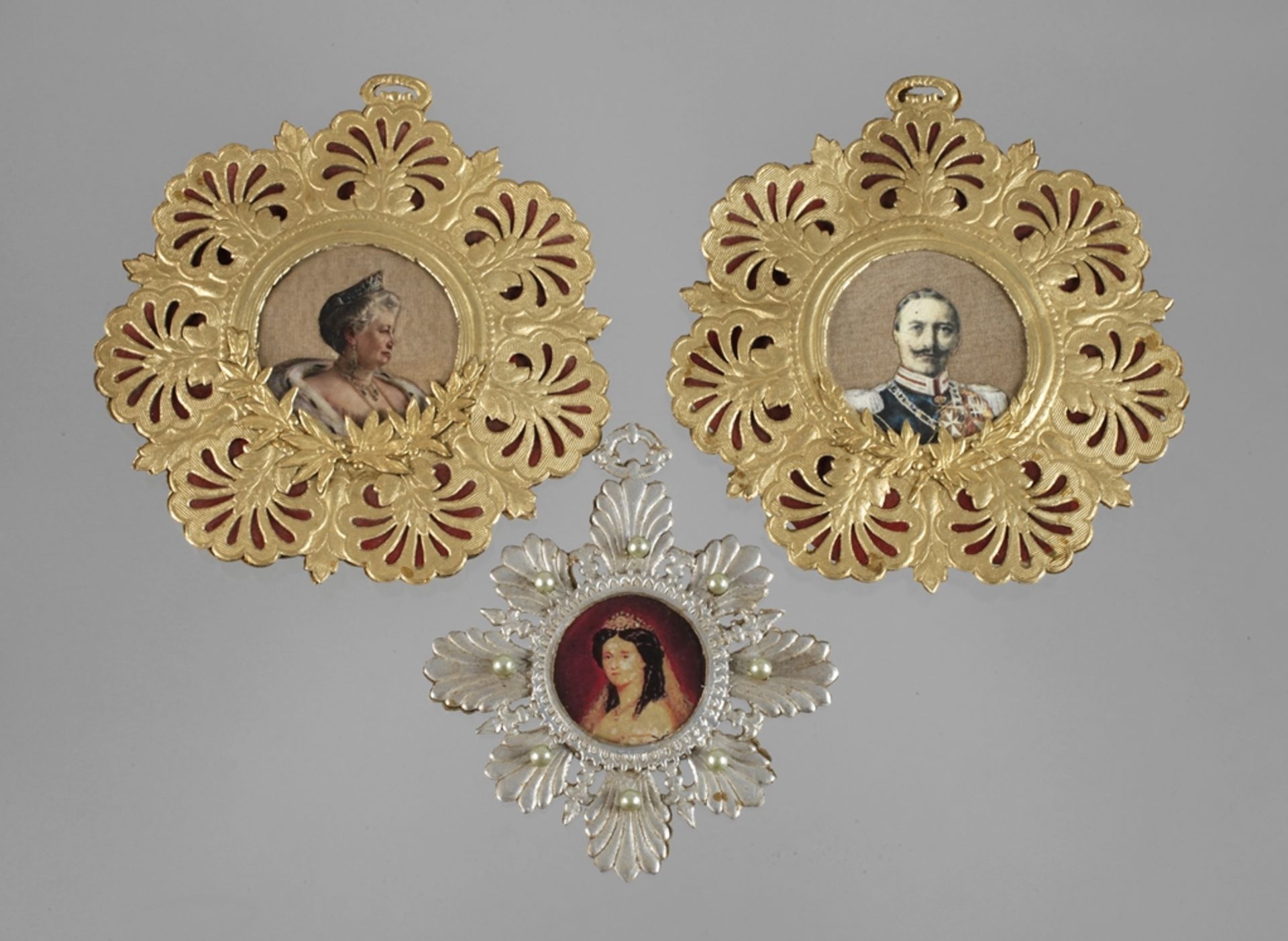 Patriotic Christmas tree decorations from the imperial era