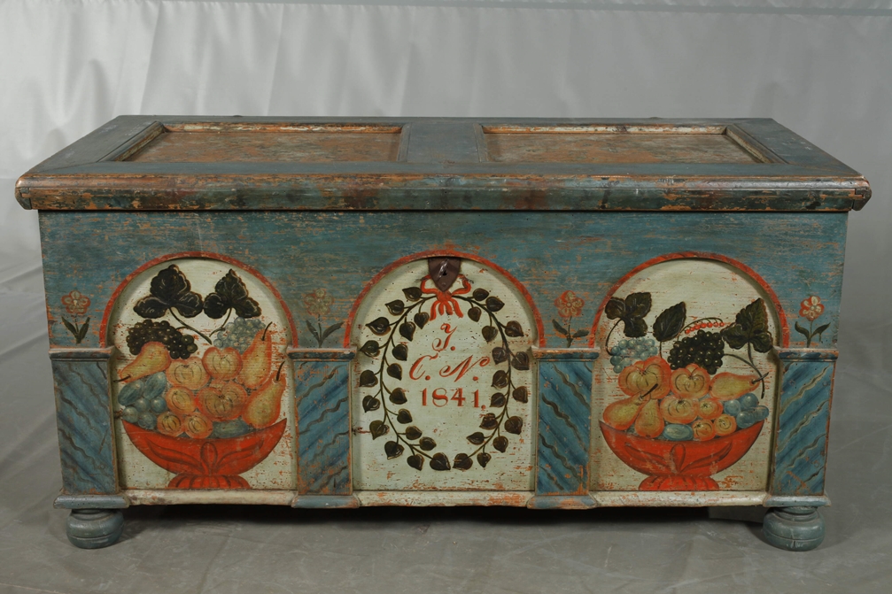 Painted farmhouse chest - Image 2 of 8