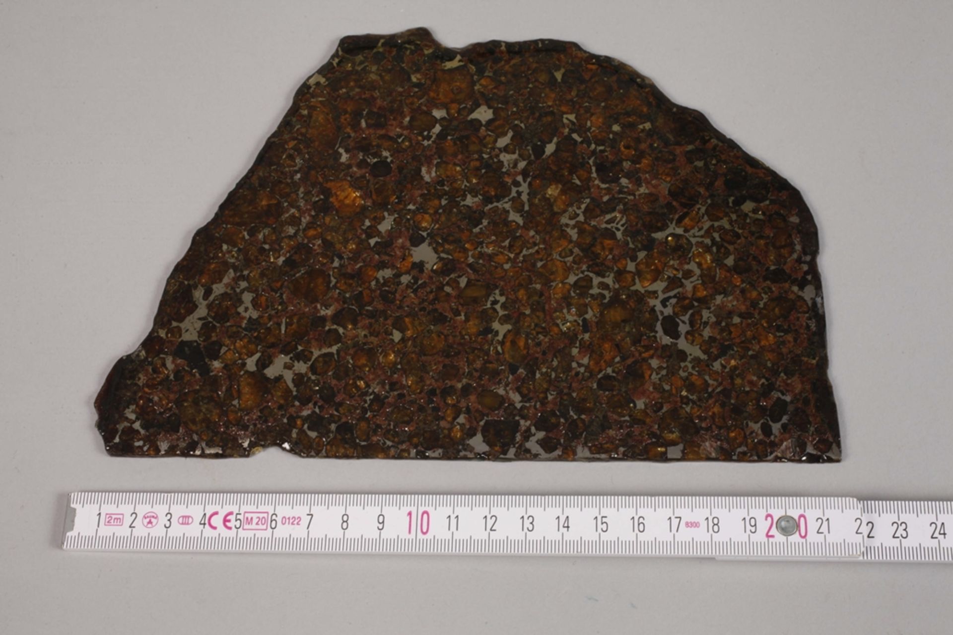 Meteorit Brahin Pallasit - Bild 5 aus 6