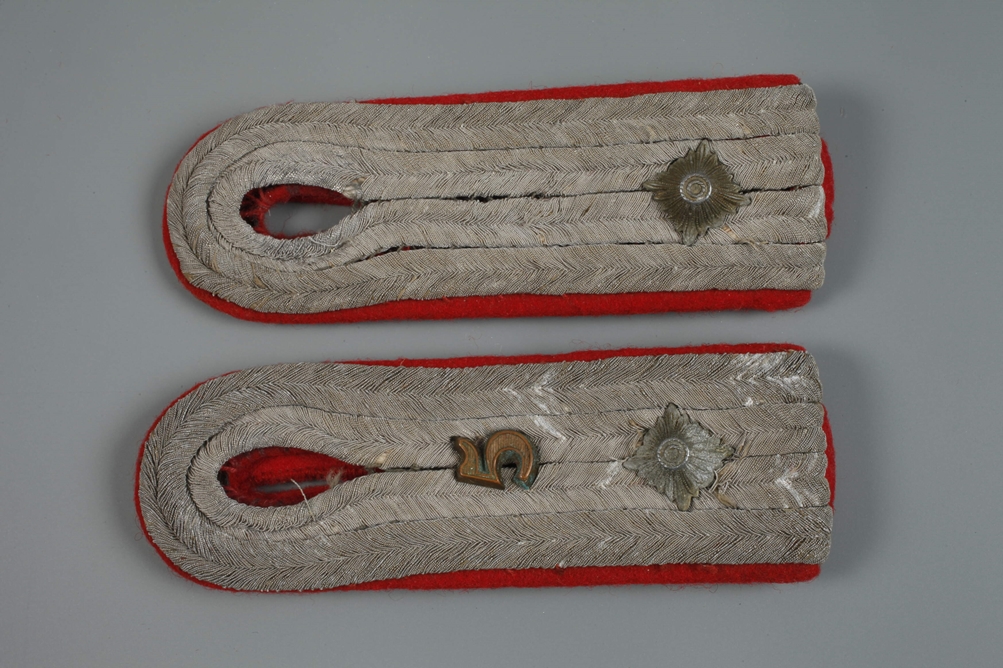Two pairs of Wehrmacht epaulettes - Image 4 of 5