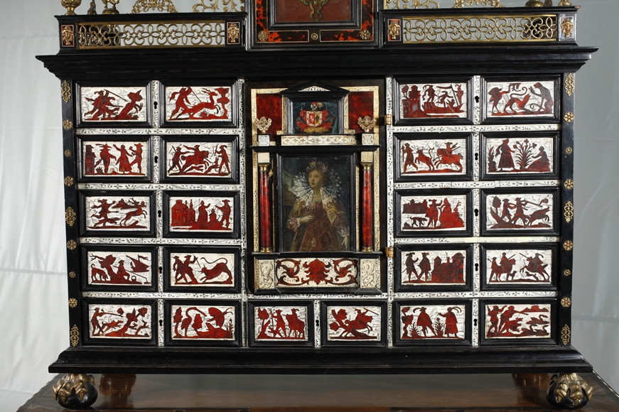 Fine cabinet in the Renaissance style - Image 5 of 18