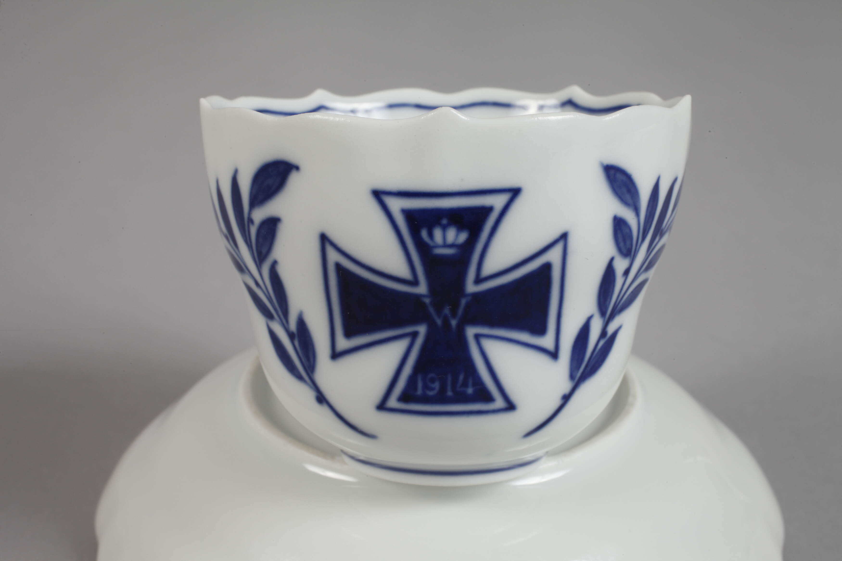 Patriotic demitasse cup Meissen - Image 4 of 4