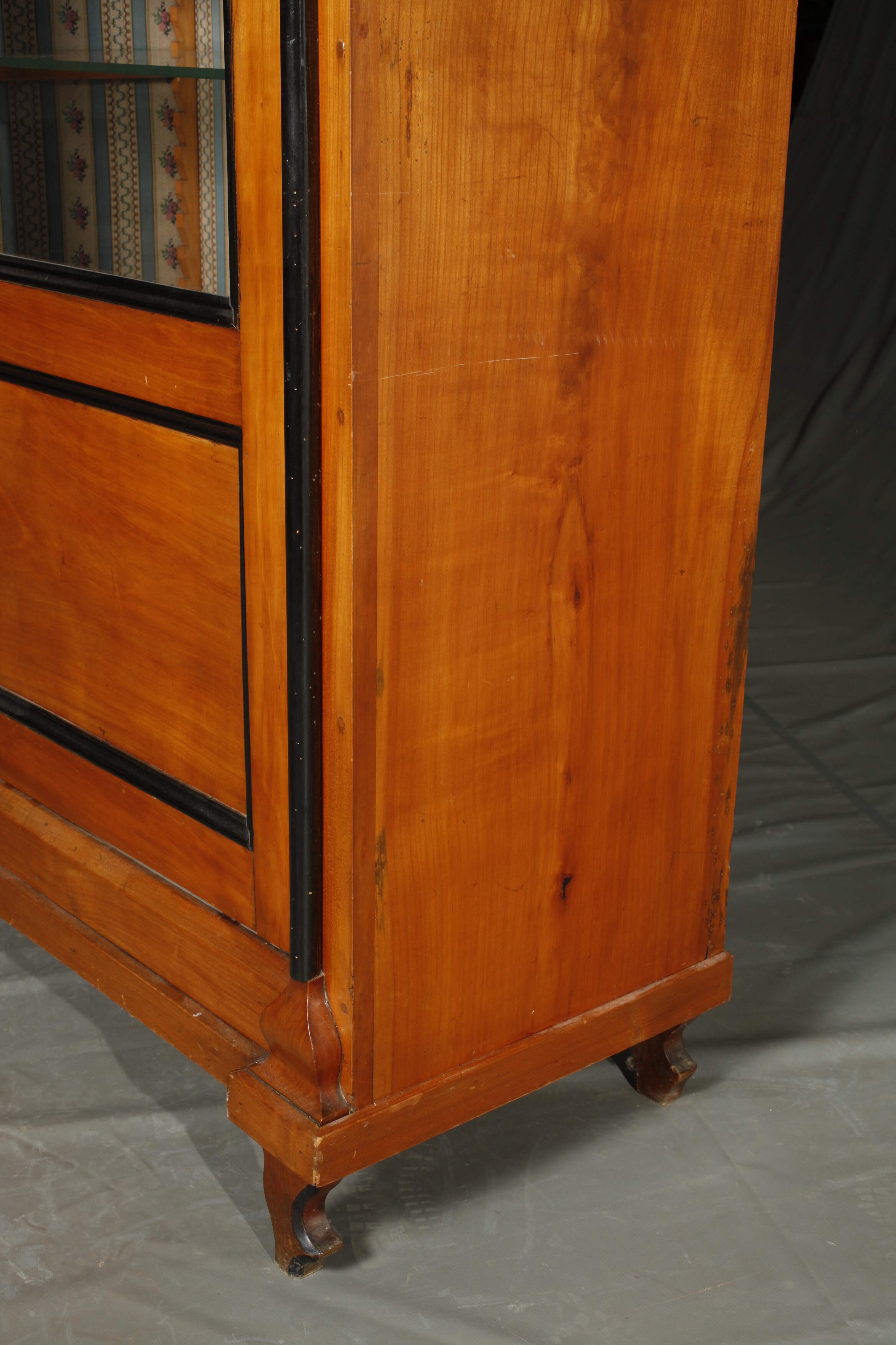 Cherry cabinet - Image 7 of 8