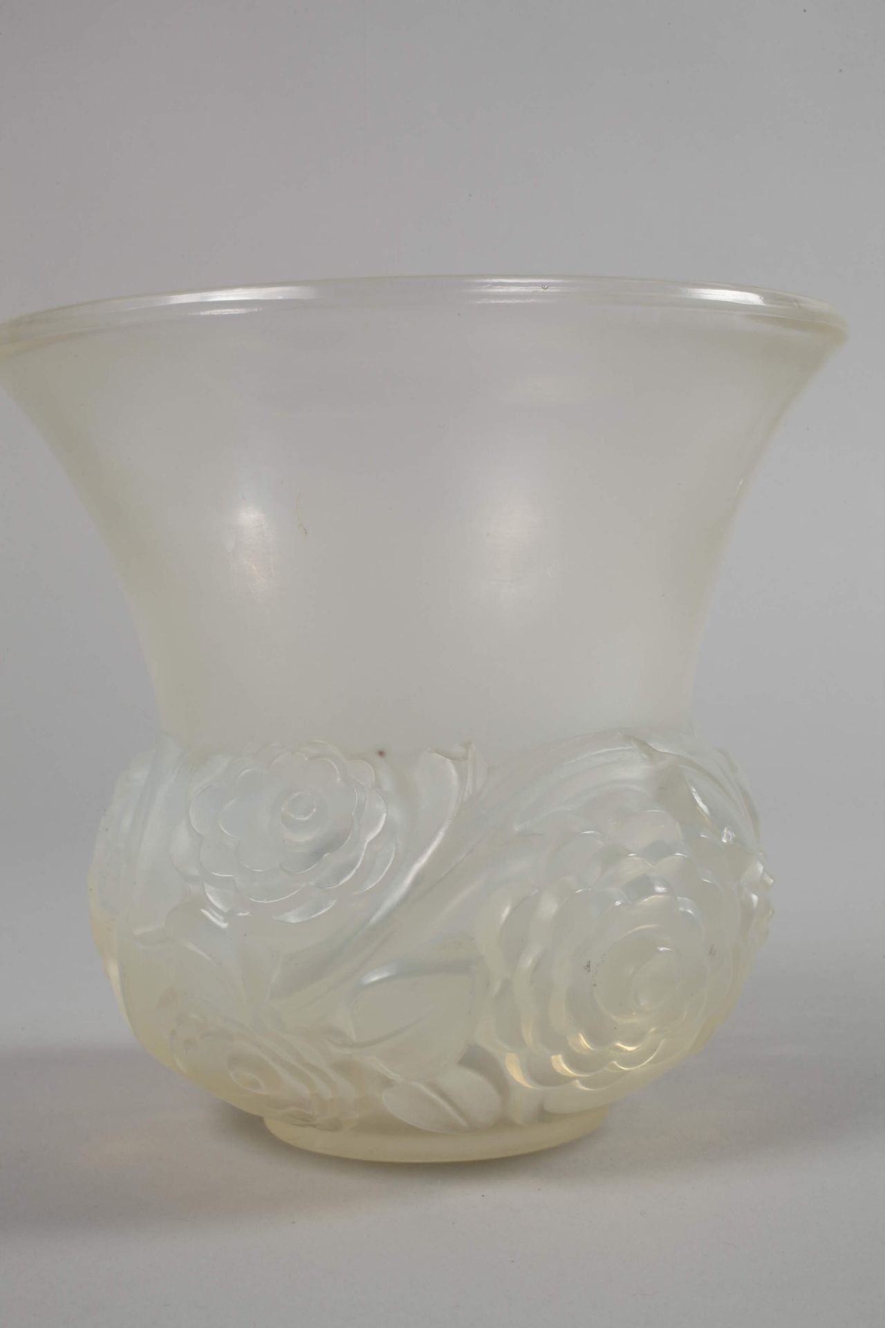 René Lalique opal glass vase - Image 2 of 4