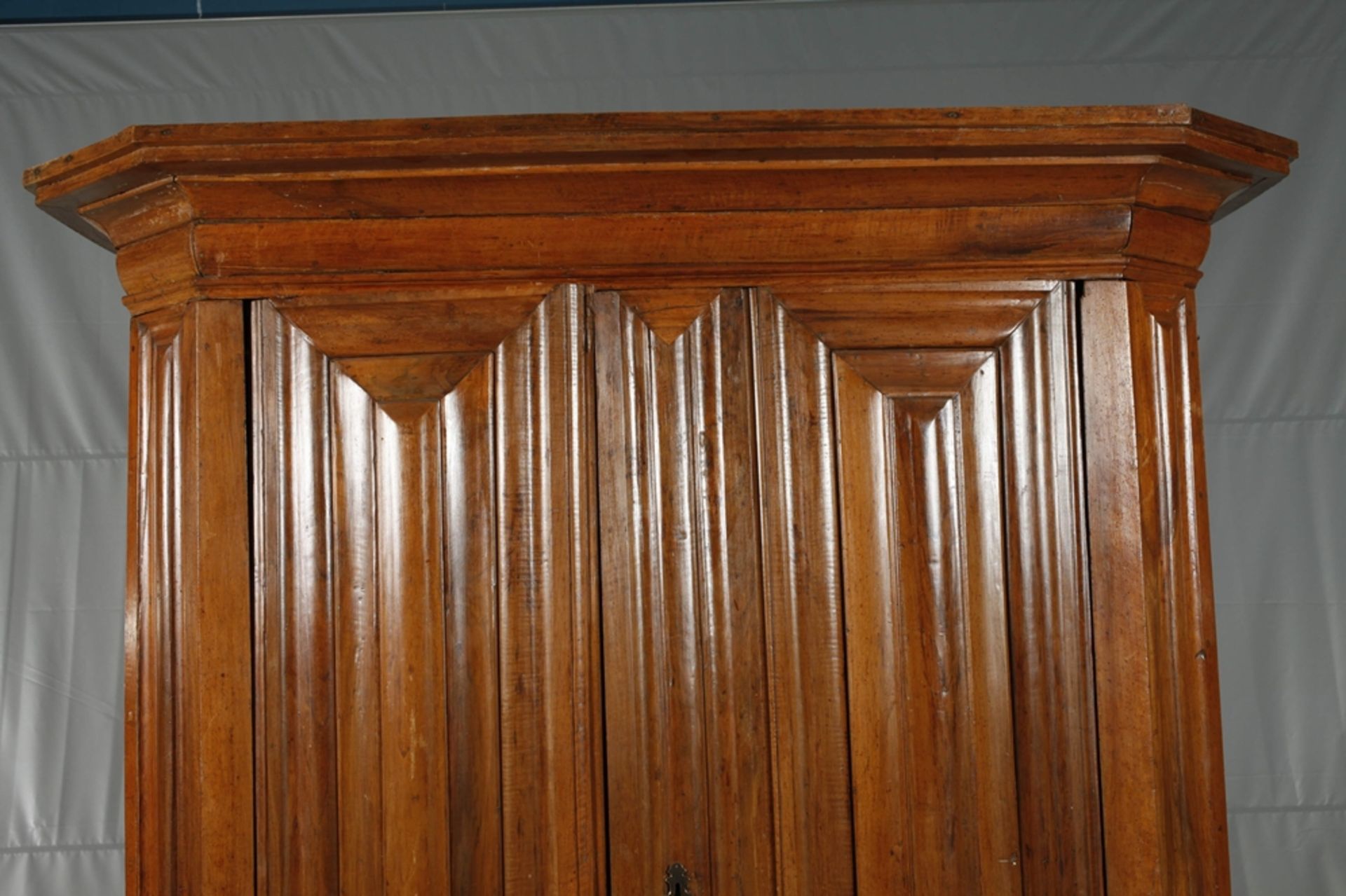 Großer Hallenschrank barock - Bild 2 aus 6