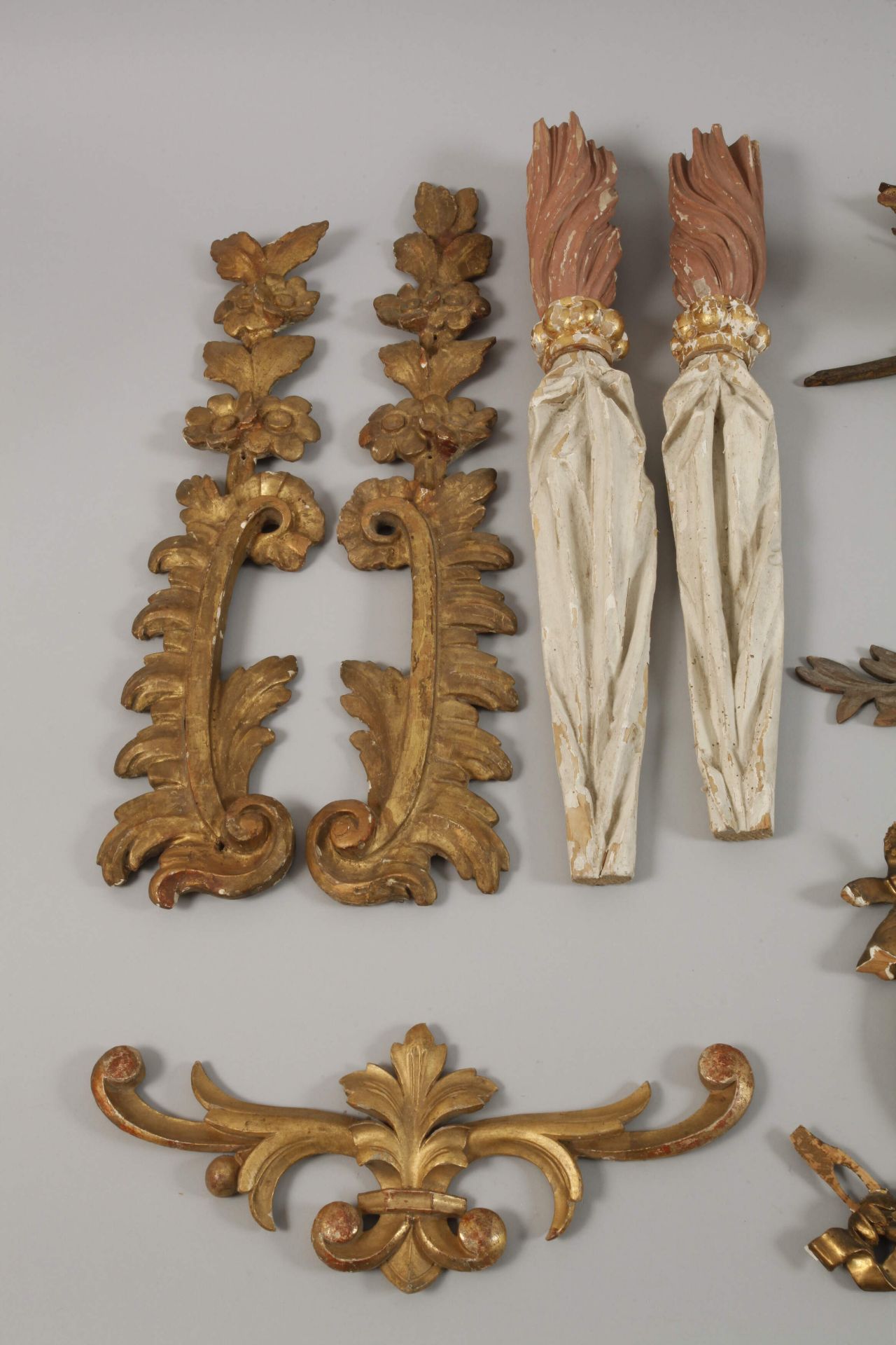 A lot of carved decorative elements - Image 2 of 4