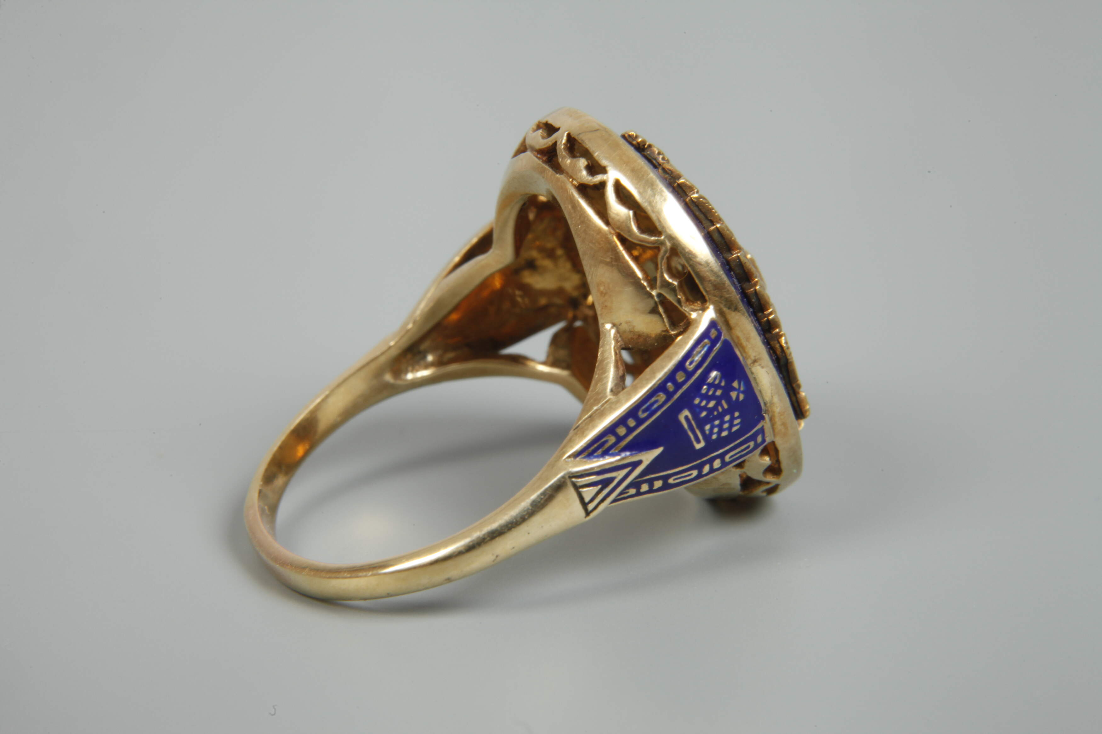 Pompous ring with enamel - Image 3 of 4