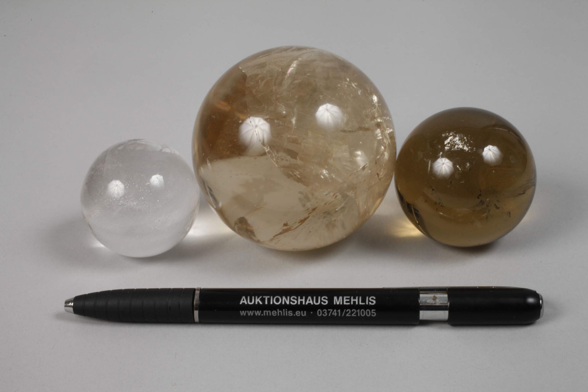 Three quartz spheres - Image 2 of 5