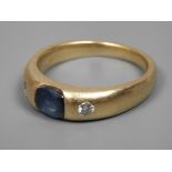 Band ring with sapphire and brilliant-cut diamonds