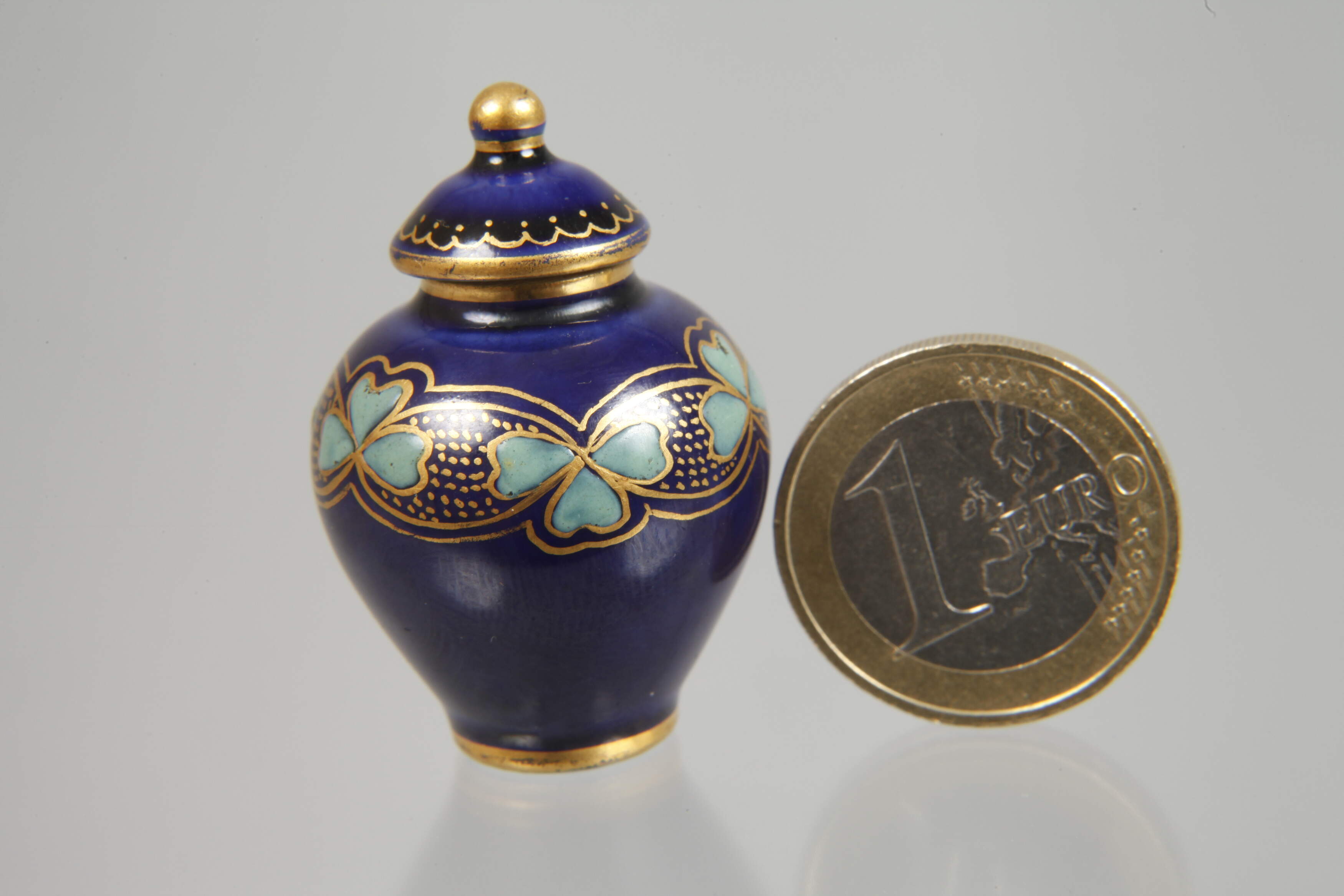 Meissen miniature vase Art Nouveau - Image 2 of 3