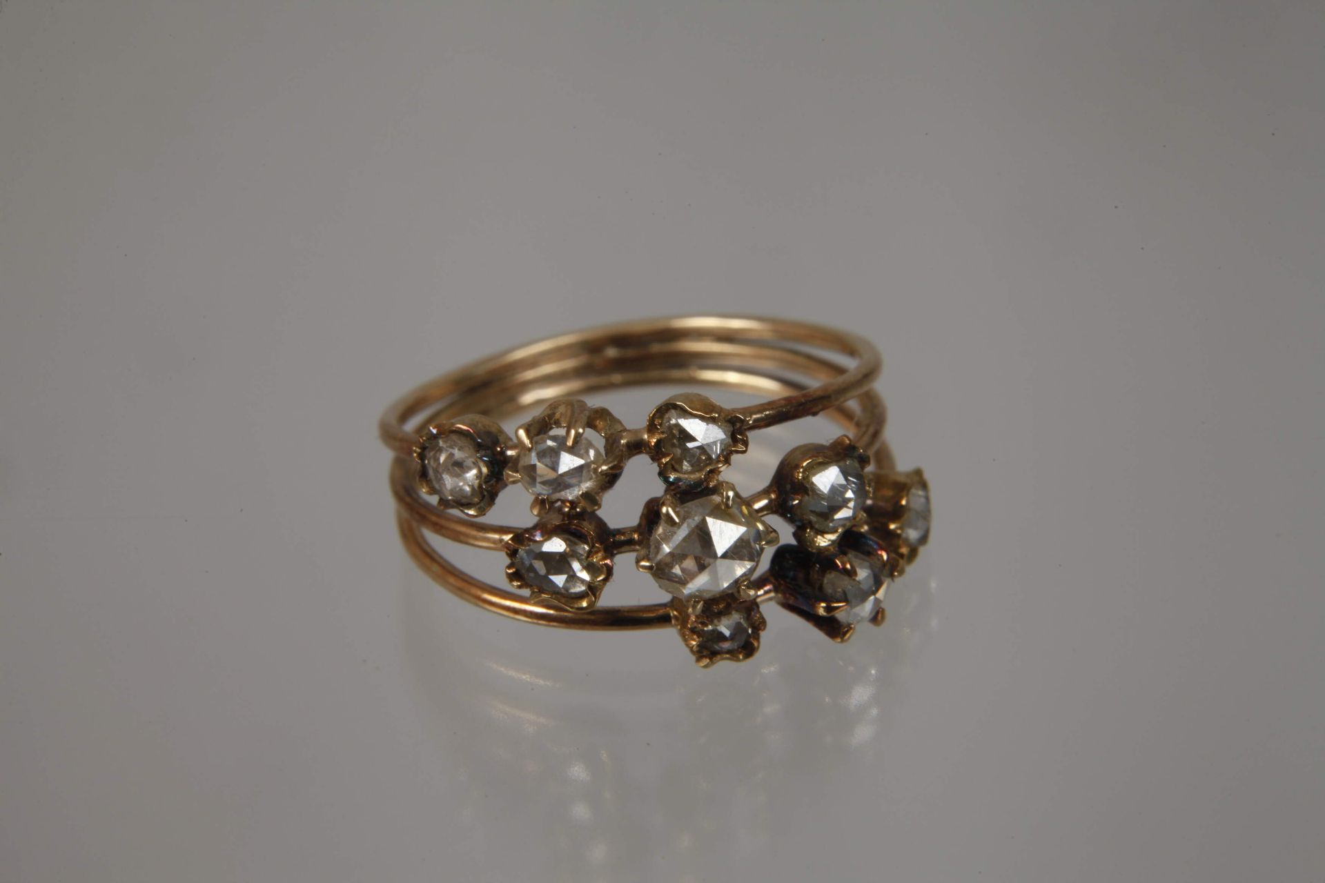 Historischer Ring mit Diamantrosen - Bild 3 aus 5