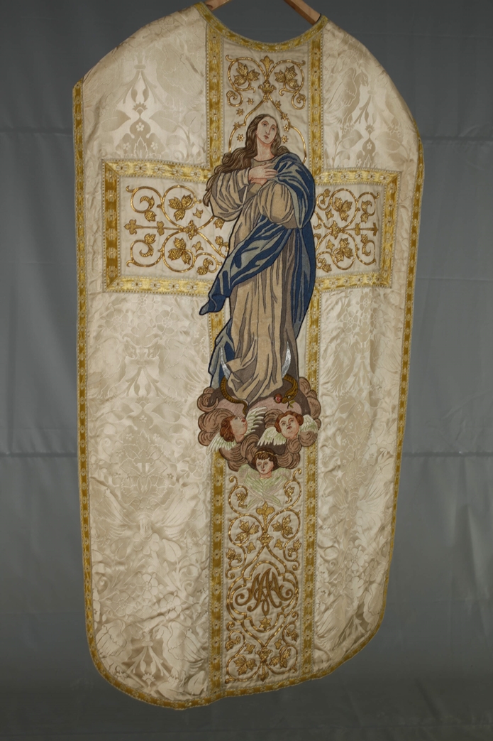 A collection of liturgical vestments - Image 4 of 6