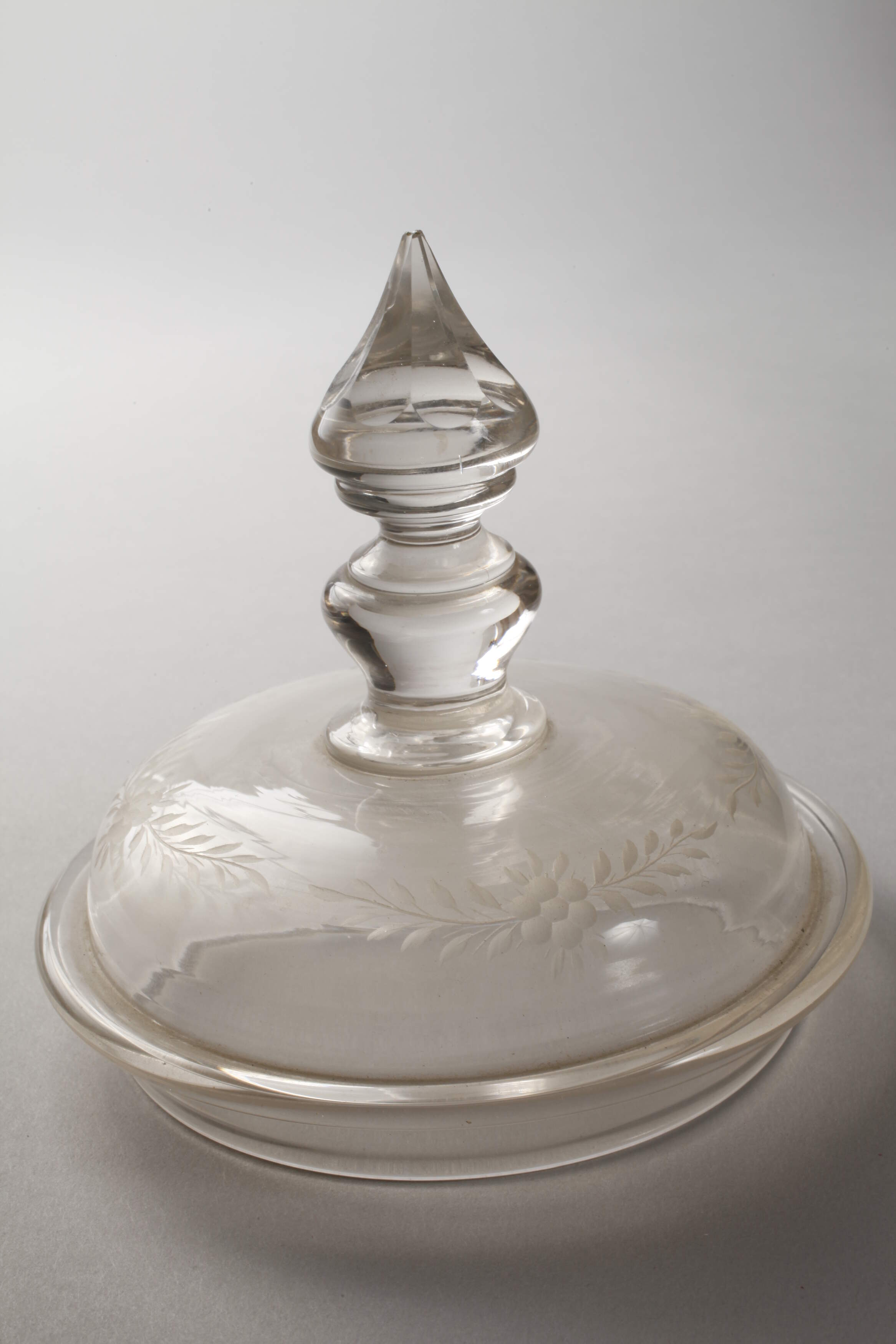 Large wedding goblet from aristocratic property - Image 6 of 7