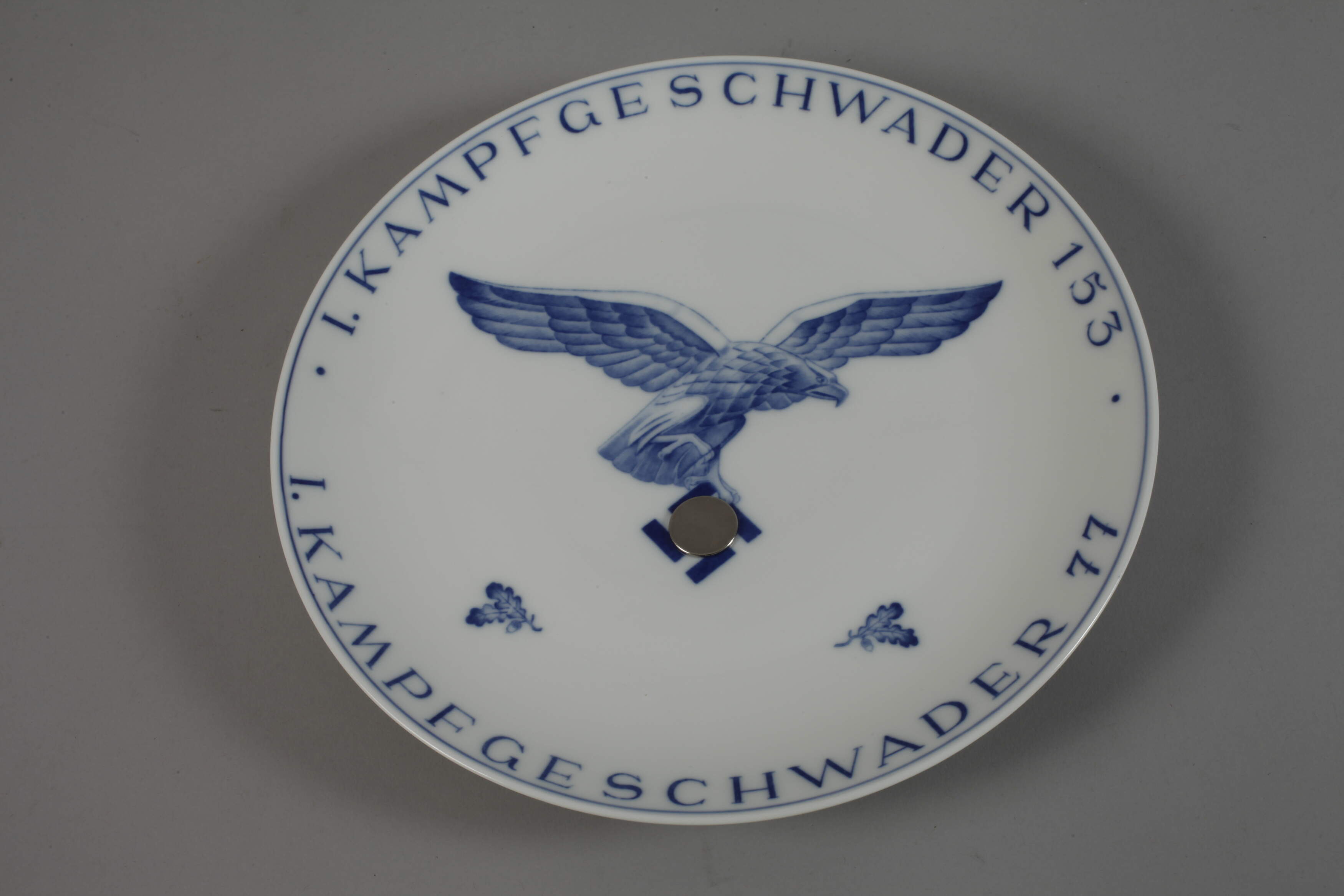 Meissen Luftwaffe regimental plate - Image 2 of 3