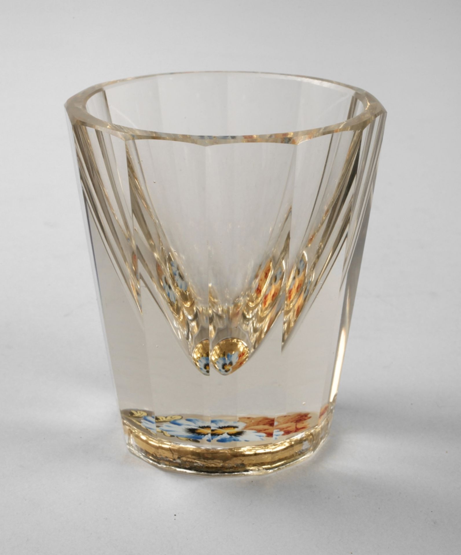 Intermediate gold beaker