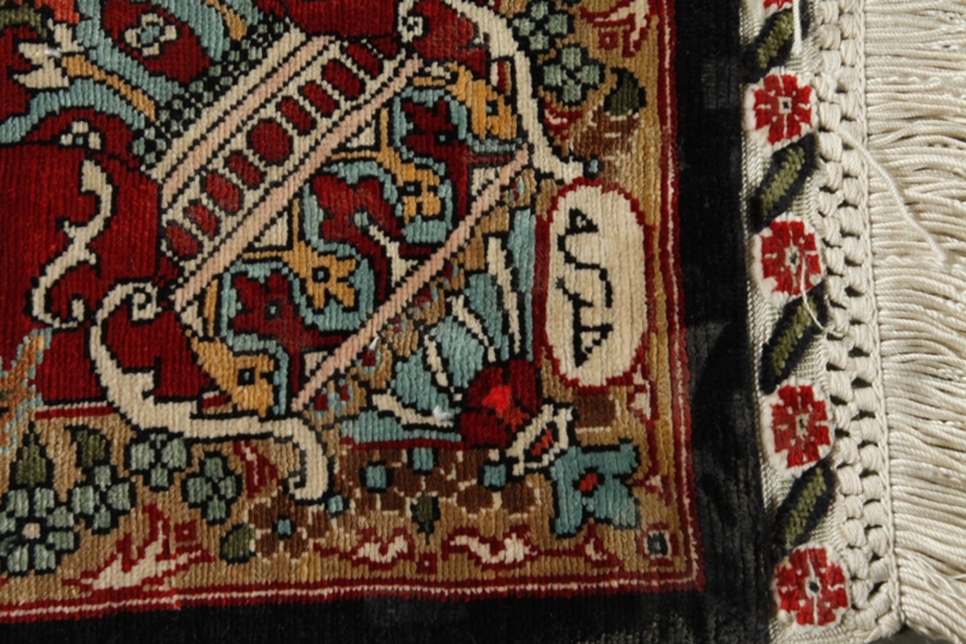 Small silk carpet - Image 5 of 5