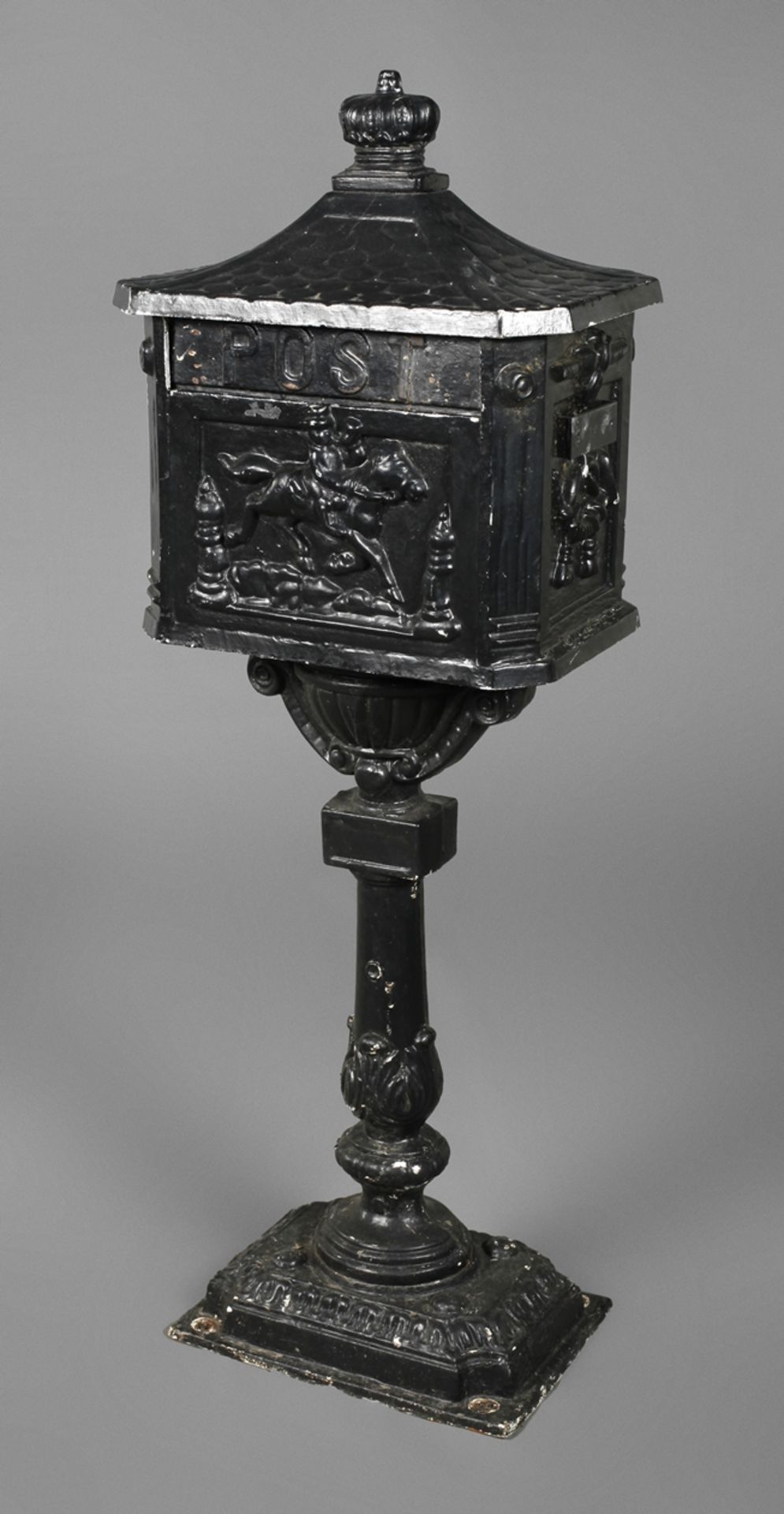 Standing letterbox 