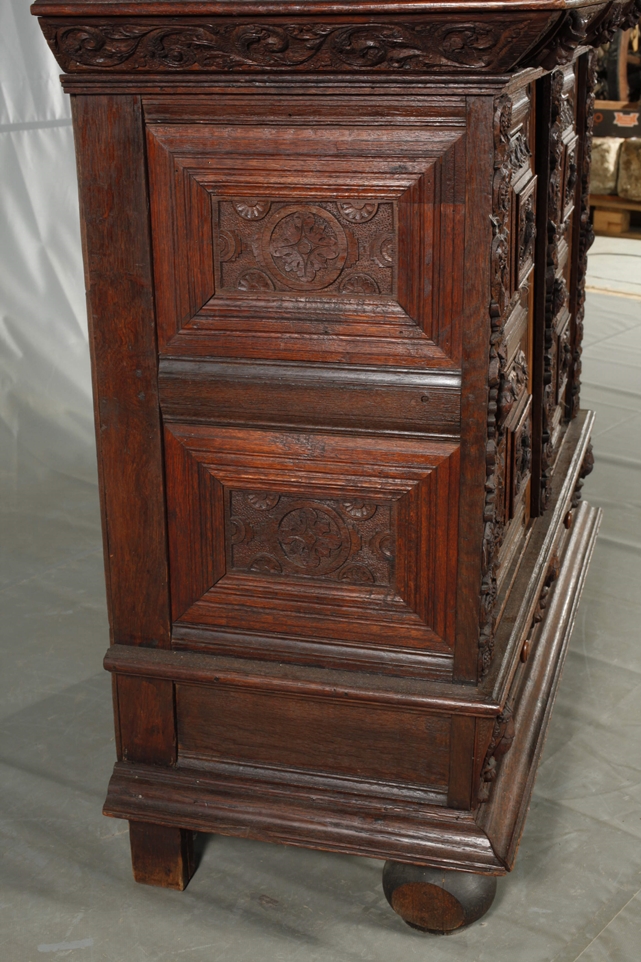 Renaissance-style top cupboard - Image 7 of 12