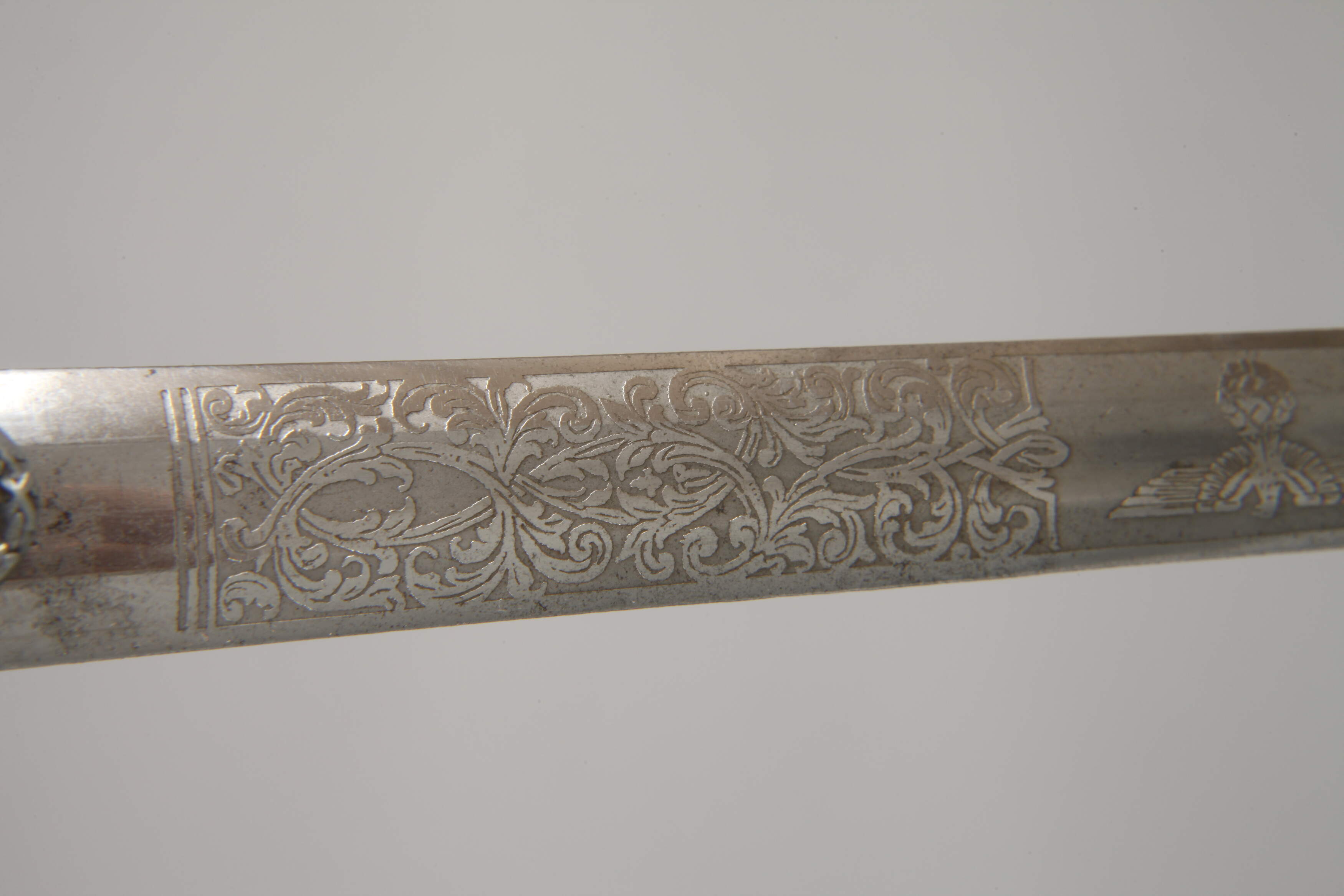 Army dagger with etched blade - Image 5 of 5