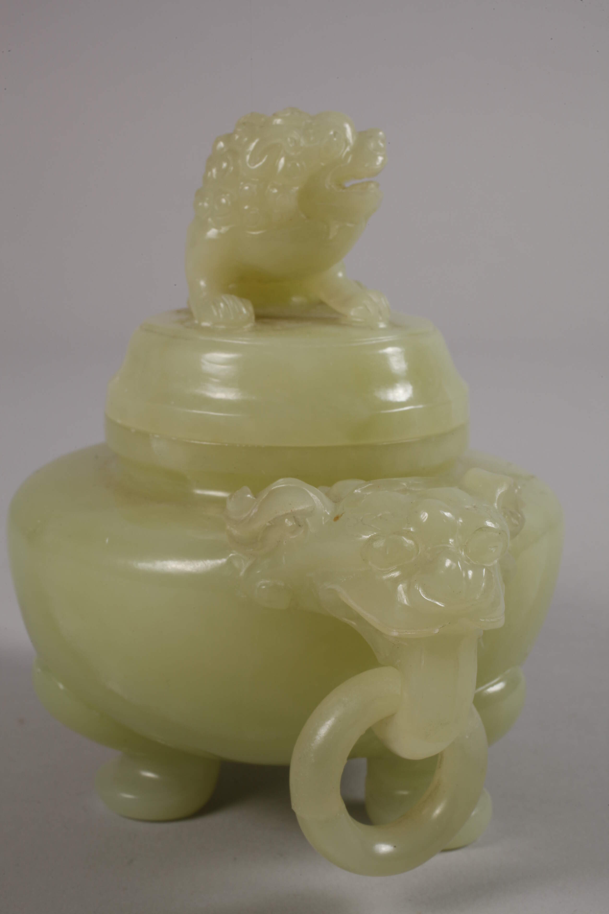 Jade lidded vessel - Image 2 of 4