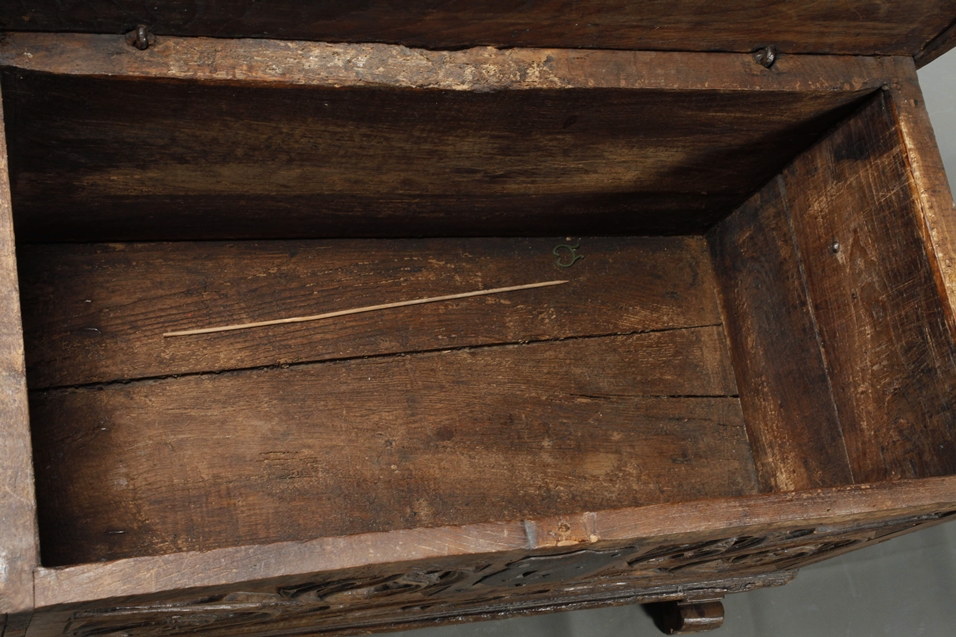 Small Gothic chest - Image 4 of 7