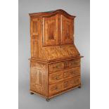 Classical top-mounted secretary 