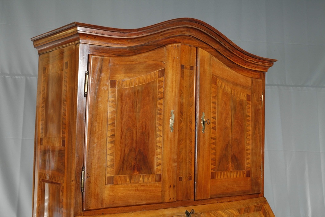 Classical top-mounted secretary  - Image 2 of 11