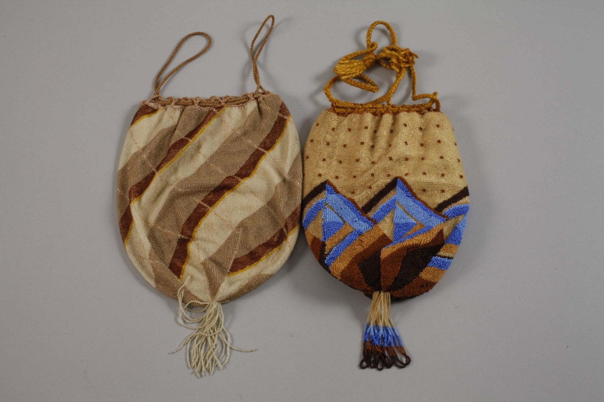 Convolute of beaded bags - Image 2 of 3